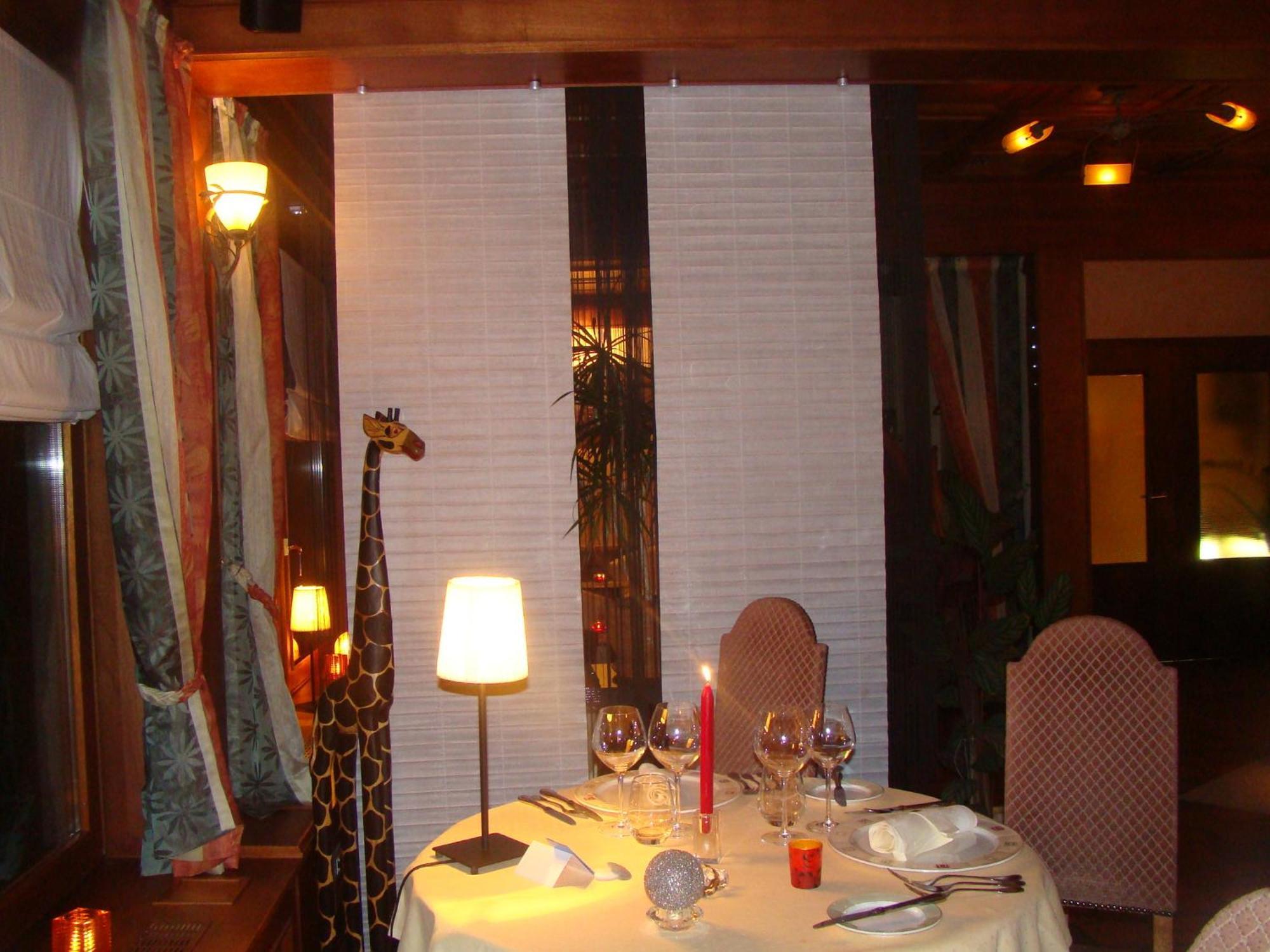 Hotel Restaurant N 4 Martelange Exterior foto