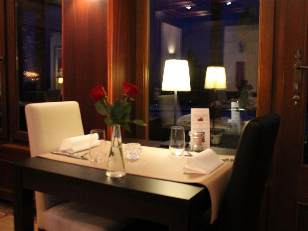 Hotel Restaurant N 4 Martelange Exterior foto