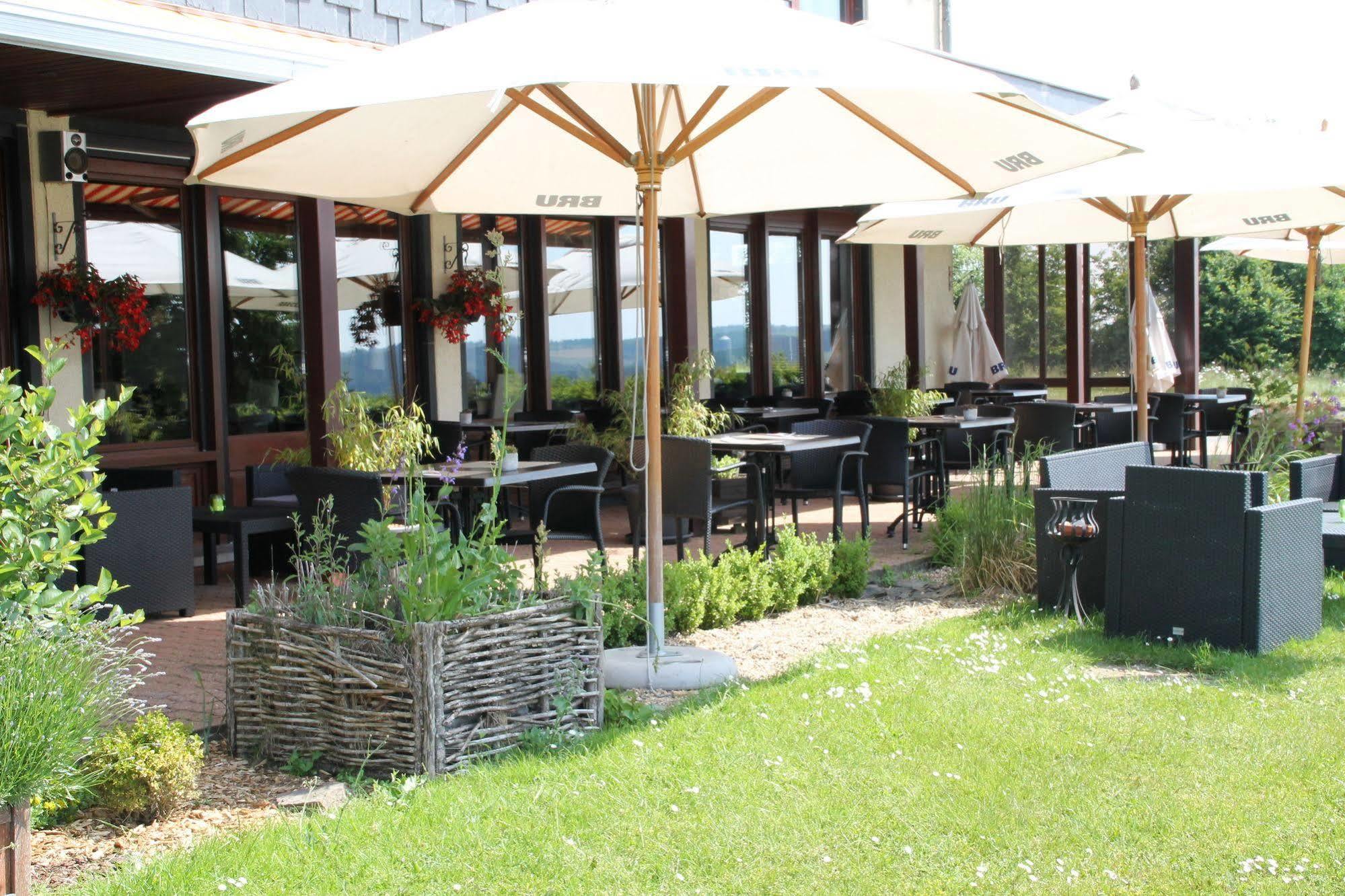 Hotel Restaurant N 4 Martelange Exterior foto