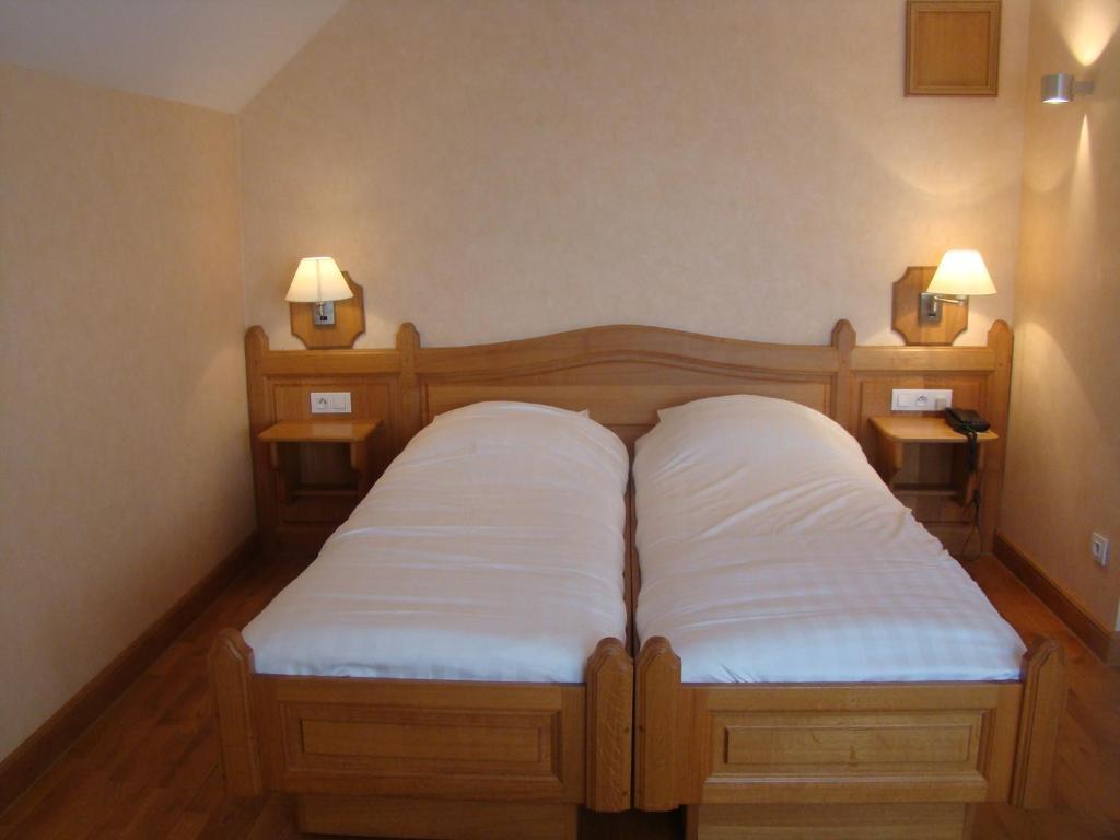 Hotel Restaurant N 4 Martelange Cameră foto